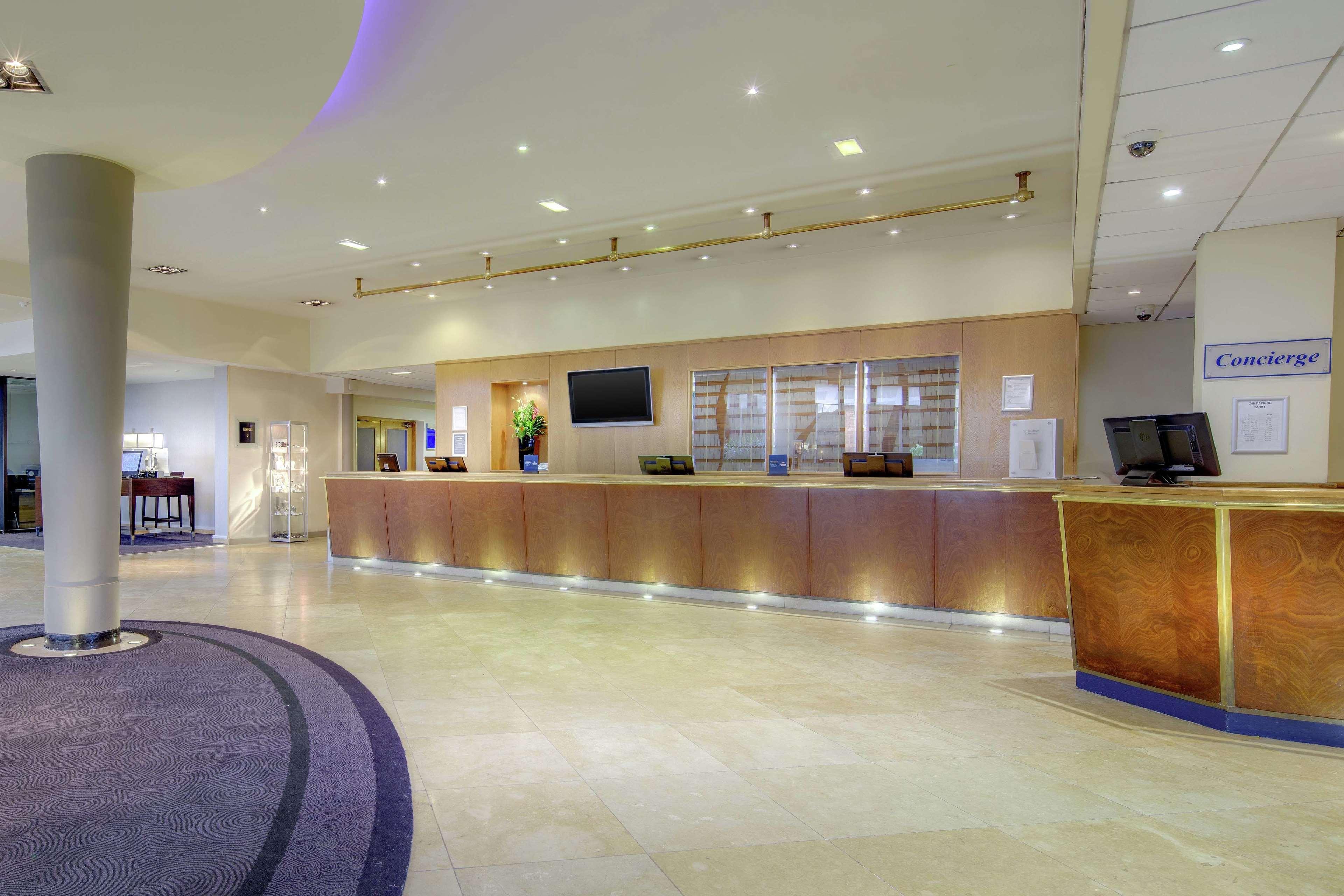 Doubletree By Hilton Manchester Airport Hale  Esterno foto